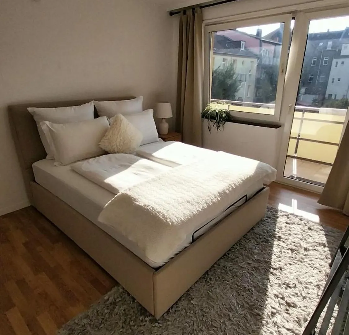 Family Friendly Work From Home 2Br, Balcony, Wifi, Netflix, Near Basf Ludwigshafen am Rhein 0*,  Deutschland